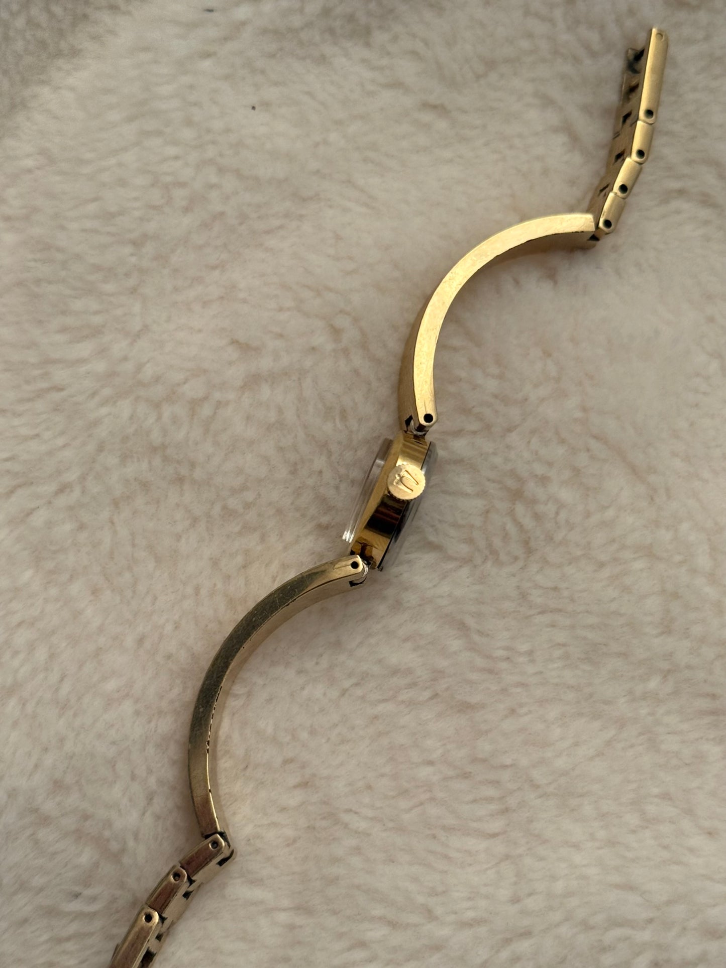 vintage 1979 dainty bulova gold watch