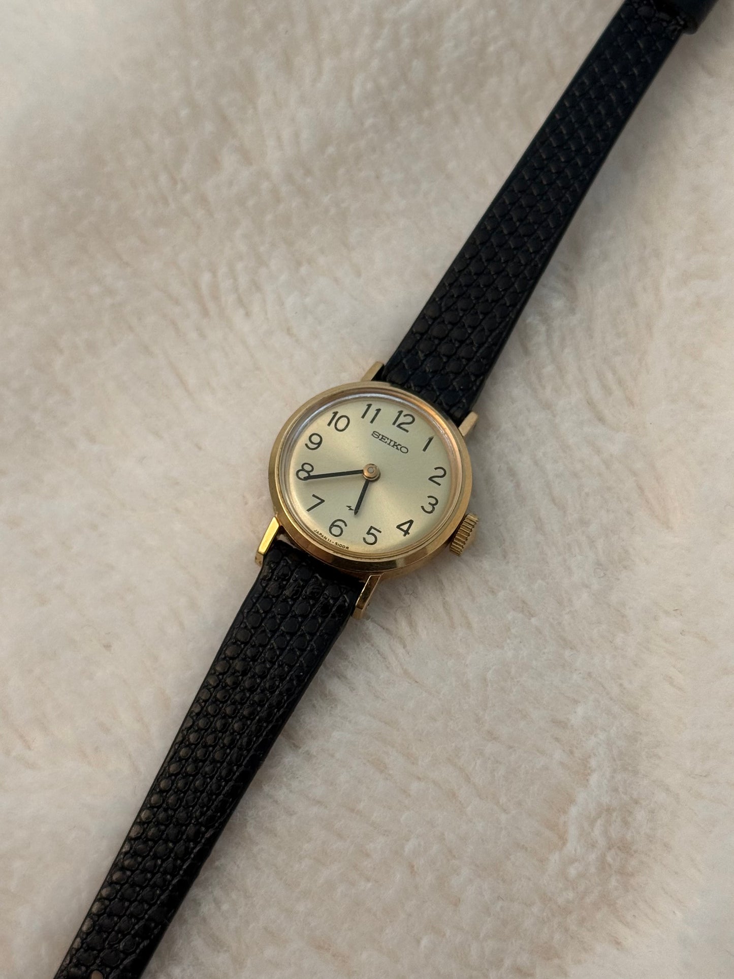 vintage seiko leather watch