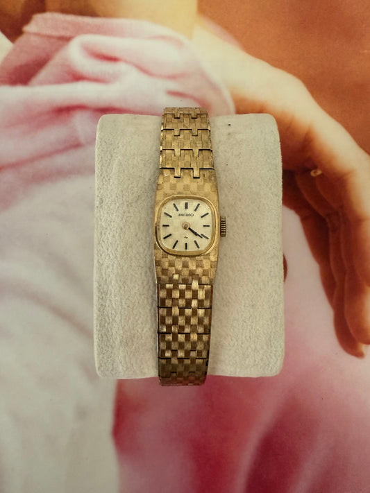 vintage seiko gold watch