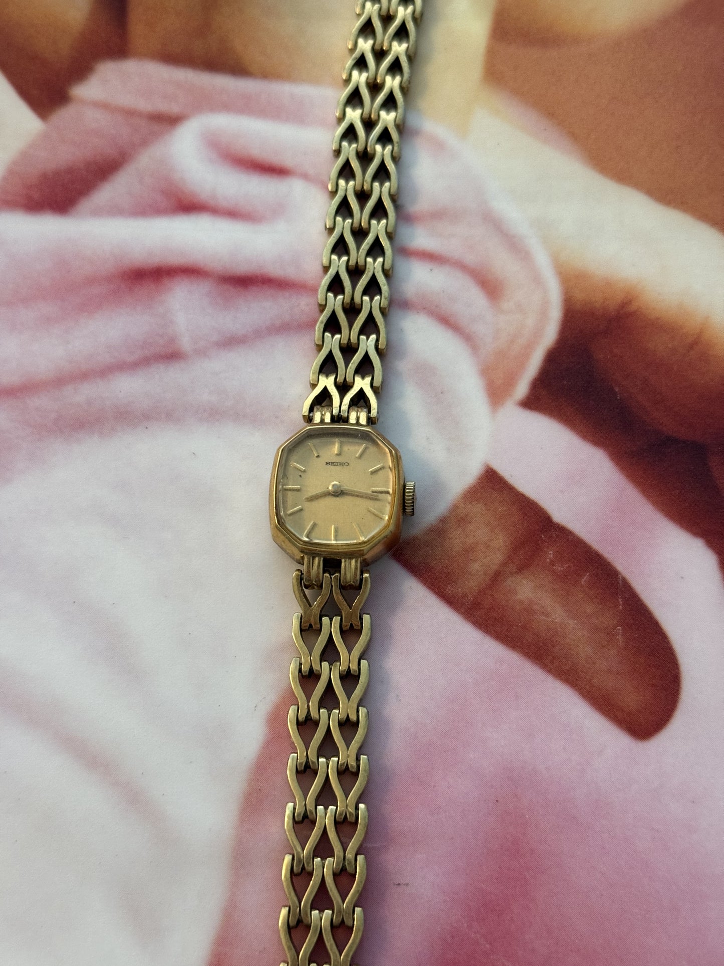 vintage seiko gold watch